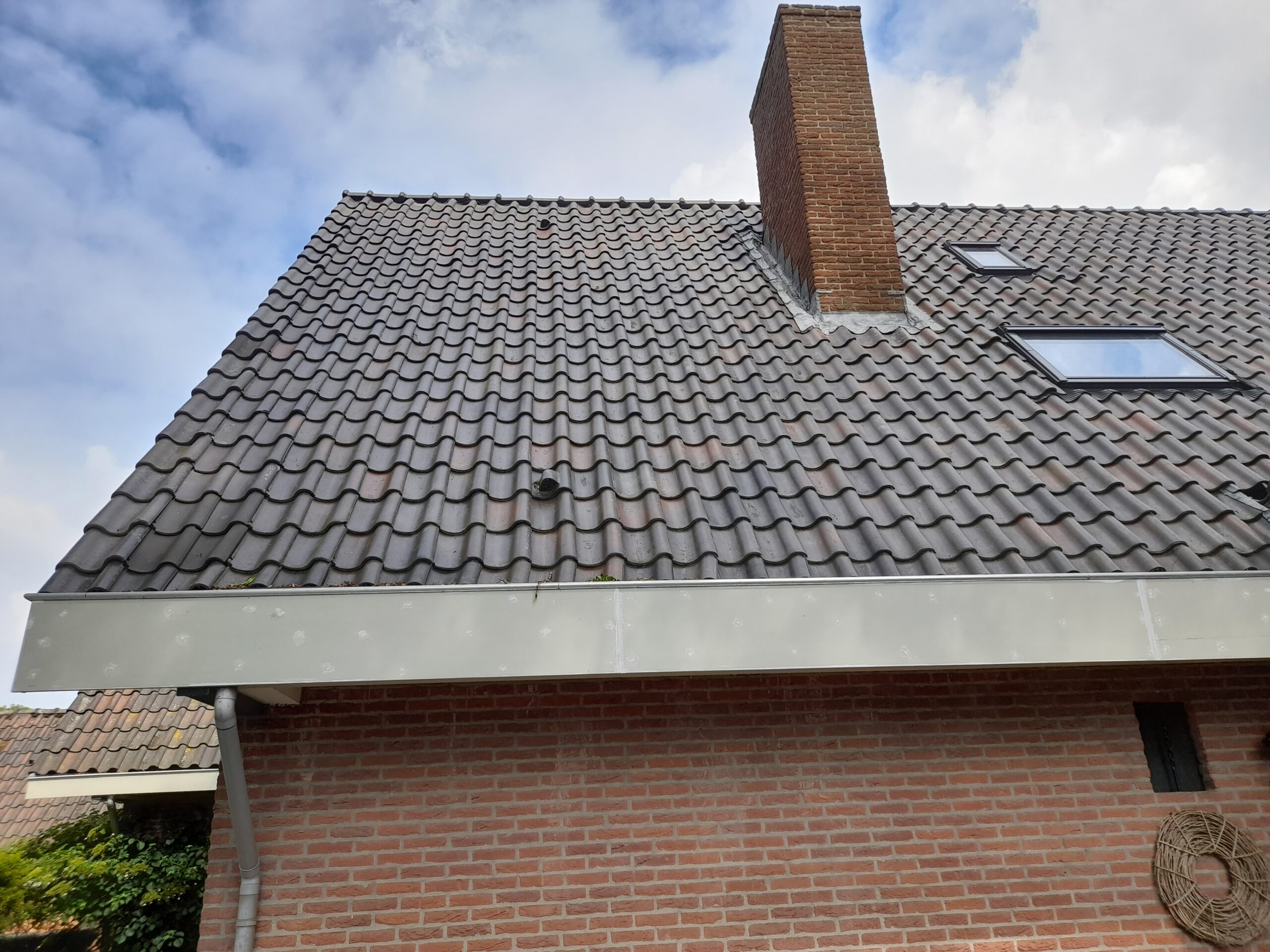 Dak met schoorsteen